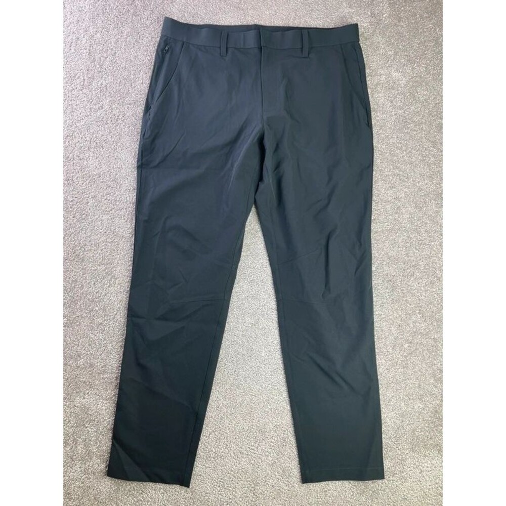 Fabletics Activewear Pants Men’s 36 Black Tapered Leg Pockets